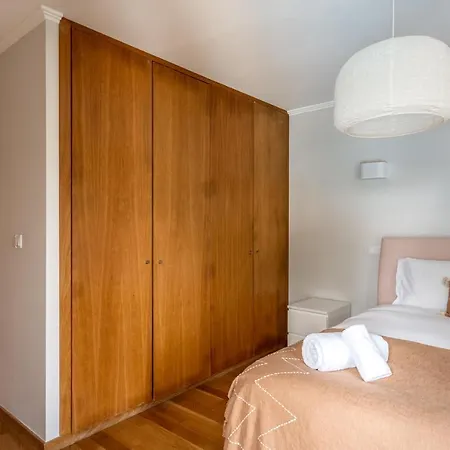 Apartment In Spacious - Shared Pool