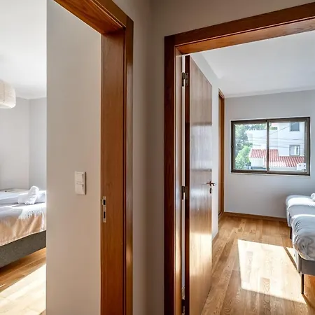 In Spacious - Shared Pool Oeiras