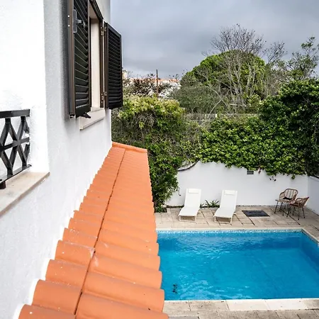 Apartment In Spacious - Shared Pool Oeiras