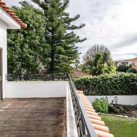 In Spacious - Shared Pool * Oeiras