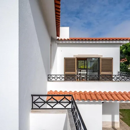In Spacious - Shared Pool Apartment