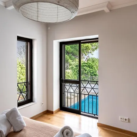 Apartment In Spacious - Shared Pool Oeiras