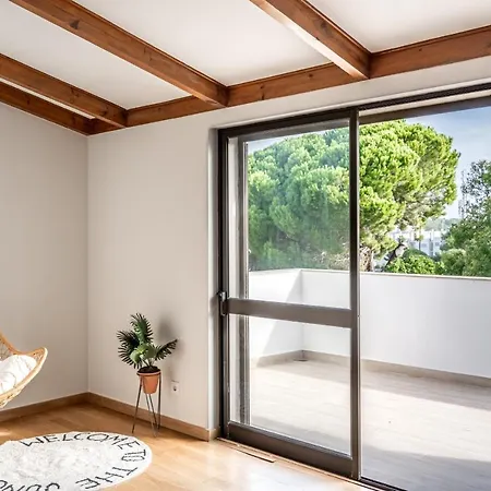 In Spacious - Shared Pool Apartment